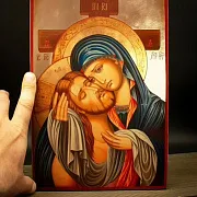 В подарок: Деревянная икона Богоматери "Не рыдай Мене, Мати" — фотография 1