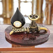 На память: Бронзовая композиция «Российская нефтяная промышленность» с яшмой — фотография 1