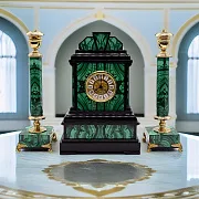 Часы с подсвечниками из малахита и долерита — красивый подарок — фотография 1