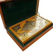 Нарды «Малахит» из карельской берёзы с позолоченной гравюрой — необычный подарок — фотография 3
