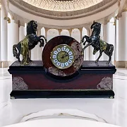 Каминные часы «Кони» из яшмы и долерита — необычный подарок — фотография 1