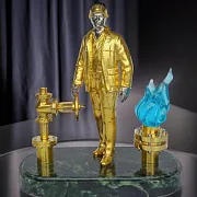Бронзовая композиция «Сотрудник газовой промышленности» — красивый подарок — фотография 1