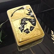 На память: Зажигалка Zippo оригинал "Охота на медведя" — фотография 1