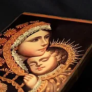 На память: Икона деревянная "Божия матерь Колыбельная" — фотография 4