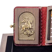На память: Книга с молитвами "Георгий Победоносец" — книга в кожаном переплёте — фотография 5