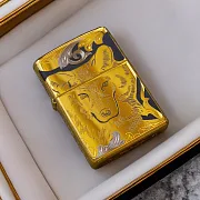 Подарочная сувенирная зажигалка Zippo "Вожак" — фотография 1