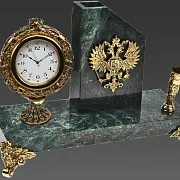 Часы «Элина» с гербом РФ и подставкой в подарок — фотография 2